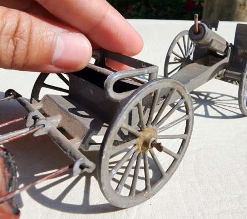 ANTIQUE (1910-1920) SIMON & ROVOLLET DEPOSE FRANCE WW1 HOWITZER LEAD CANNON - SHOOTS MATCHES!