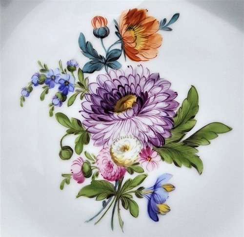 GERMANY NYMPHENBURG! PORCELAIN WALL PLATE HAND PAINTED! - SHIELD AND CROWN MARK (1910-1975)