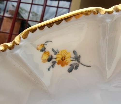 GERMANY NYMPHENBURG! PORCELAIN WALL PLATE HAND PAINTED! - SHIELD AND CROWN MARK (1910-1975)