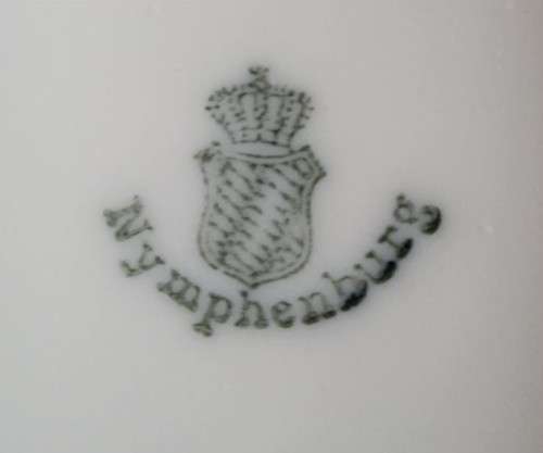 GERMANY NYMPHENBURG! PORCELAIN WALL PLATE HAND PAINTED! - SHIELD AND CROWN MARK (1910-1975)
