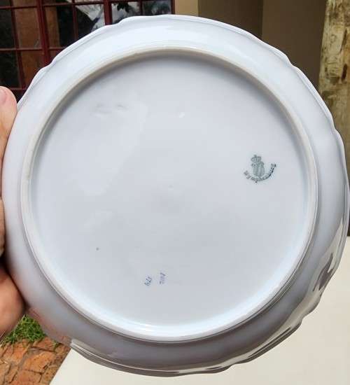 GERMANY NYMPHENBURG! PORCELAIN WALL PLATE HAND PAINTED! - SHIELD AND CROWN MARK (1910-1975)