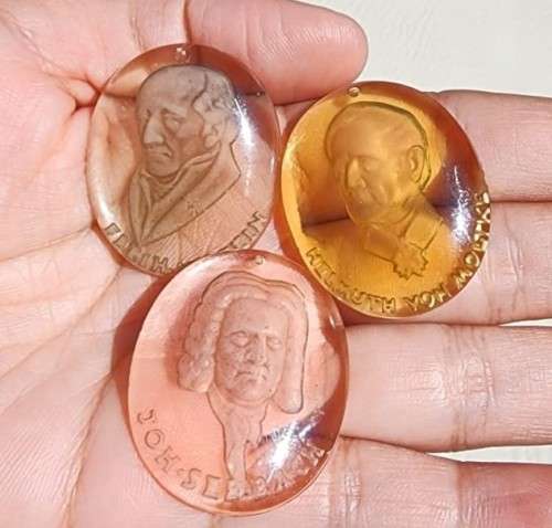 WINTERHILFSWERK DES DEUTCHEN VOLKES (WHW) 1930S WELFARE DONATION DRIVE BADGES OF FAMOUS GERMAN MEN