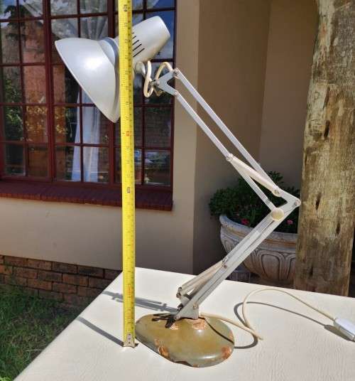 CLASSIC VINTAGE LUXO NORWAY L2 DESIGNER FLOOR LAMP - US PATENT NO 2787434 - IMAGE USED AS PIXAR LOGO