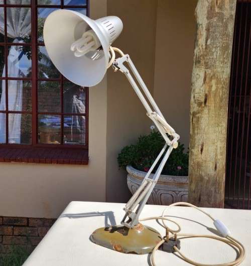 CLASSIC VINTAGE LUXO NORWAY L2 DESIGNER FLOOR LAMP - US PATENT NO 2787434 - IMAGE USED AS PIXAR LOGO