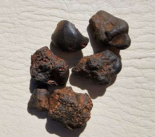 METEORITE FRAGMENTS GROUP OF SIX MAGNETIC PEBBLE CANDIDATES 4 BILLION YEARS OLD