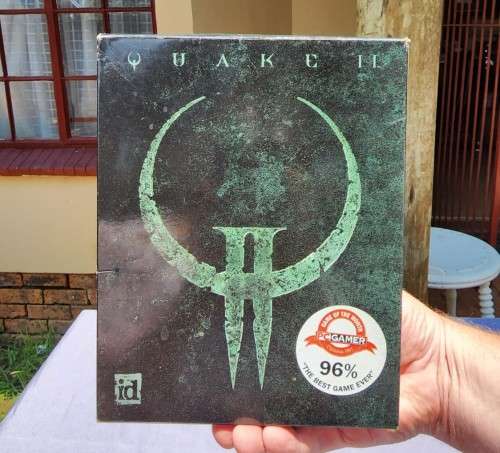 LEGENDARY QUAKE 2 PC GAME - ORIGINAL 1997 VERSION WITH BOOKLET AND ORIGINAL BOX
