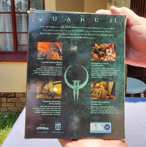 LEGENDARY QUAKE 2 PC GAME - ORIGINAL 1997 VERSION WITH BOOKLET AND ORIGINAL BOX