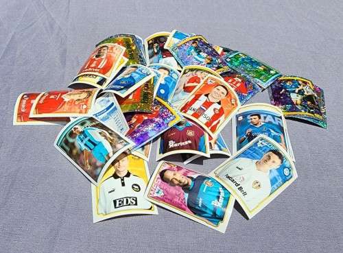 ENGLISH PREMIER LEAQUE 1999 STICKER COLLECTION WITH DAVID HIRST AND IAN WRIGHT