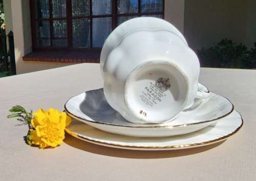 PARAGON ENGLAND 1950S TEACUP SAUCER SIDEPLATE TRIO NO 4 OF 6 BY APPOINTMENT QUEEN ELIZABETH II