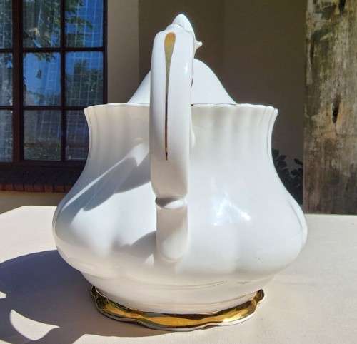 ROYAL ALBERT VINTAGE 1960S-1970S VAL DOR (VALLEY OF GOLD) PATTERN LARGE LIDDED TEAPOT