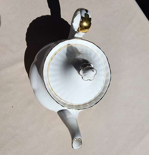 ROYAL ALBERT VINTAGE 1960S-1970S VAL DOR (VALLEY OF GOLD) PATTERN LARGE LIDDED TEAPOT