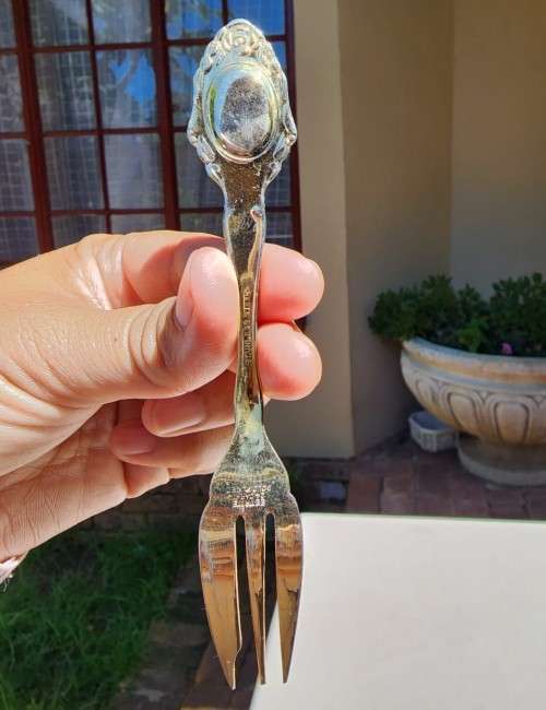 24 CARAT GOLD PLATED (ON STAINLESS STEEL) SUPERB BOXED SET OF 12 EETRITE DESERT FORKS WITH PINK ROSE