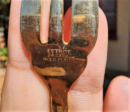 24 CARAT GOLD PLATED (ON STAINLESS STEEL) SUPERB BOXED SET OF 12 EETRITE DESERT FORKS WITH PINK ROSE