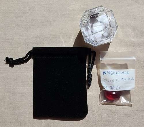 LARGE 38.7CT LAB CREATED OR LAB TREATED RUBY GEMSTONE WITH BEAUTIFUL OVAL CUT  DIFFUSED RUBY