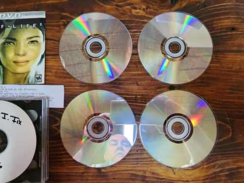 HALF LIFE 2 2004 PC GAME  WON 39 GAME OF THE YEAR AWARDS  4 CDS WITH BOOKLET AND PATCH