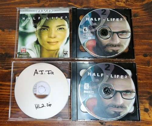 HALF LIFE 2 2004 PC GAME  WON 39 GAME OF THE YEAR AWARDS  4 CDS WITH BOOKLET AND PATCH