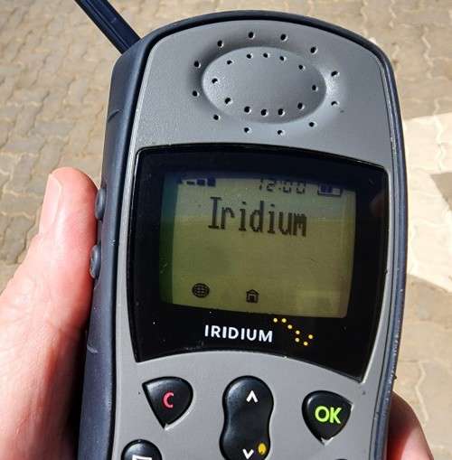 IRIDIUM 9505 SATELITE PHONE  TESTED WORKING 100%! - COMPLETE IN TRAVEL BAG WITH ALL THE ACCESSORIES