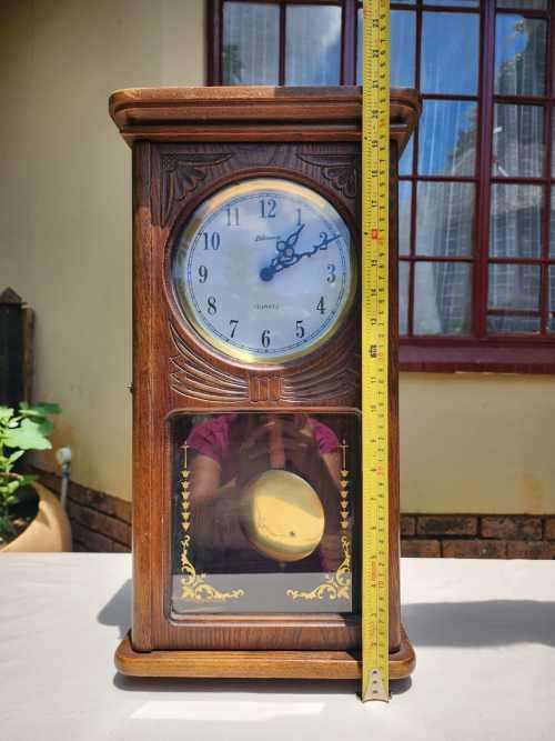 VINTAGE 1970S BLESSING BERLIN GERMANY QUARTZ WALL CLOCK WITH PENDULUM  KEEPS TIME ACCURATELY