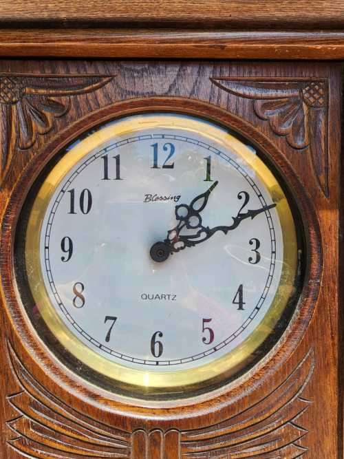 VINTAGE 1970S BLESSING BERLIN GERMANY QUARTZ WALL CLOCK WITH PENDULUM  KEEPS TIME ACCURATELY