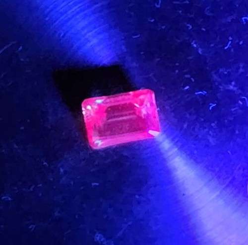 SPARKLING 5,80CT PINK ORANGE (PADPARDSCHA) SAPPHIRE GEMSTONE  NATURAL GEM HEAT TREATED  UV RED!