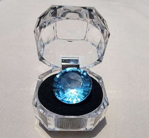 SKY BLUE TOPAZ LARGE 25.0CT GEMSTONE WITH BEAUTIFUL ROUND CUT - IRRADIATED FOR 3 MONTHS