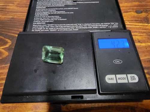 HOW STRANGE? A LARGE 21,4CT GREEN QUARTZ GEMSTONE WITH BEAUTIFUL OCTAGON CUT