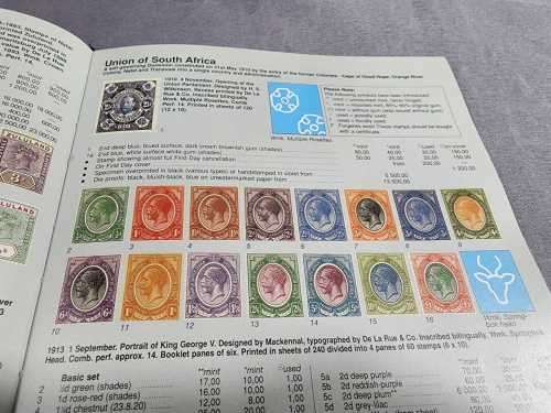 SA 2009 STAMP COLOUR CATALOQUE PLUS STANLEY GIBBONS 2009 CONCISE STAMP CATALOQUE OF GREAT BRITAIN