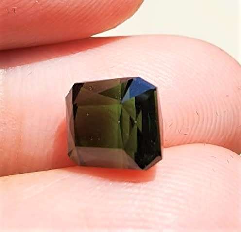 DARK GREEN VERDALITE TOURMALINE 3,18CT GEMSTONE NATURAL AND UNTREATED FROM MOZAMBIQUE WITH BEAUTIFUL