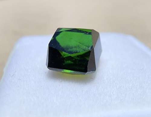 DARK GREEN VERDALITE TOURMALINE 3,18CT GEMSTONE NATURAL AND UNTREATED FROM MOZAMBIQUE WITH BEAUTIFUL