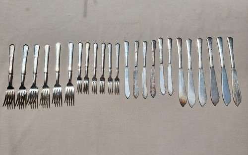 SET OF 6 VINTAGE ANGORA ENGLAND EPNS FISH FORKS AND KNIVES WITH MATCHING 6 DESSERT KNIVES AND FORKS