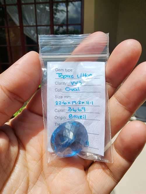 VERY LARGE 34.60CT LONDON BLUE TOPAZ GEMSTONE WITH BEAUTIFUL OVAL CUT - IRRADIATED FOR 4 YEARS!