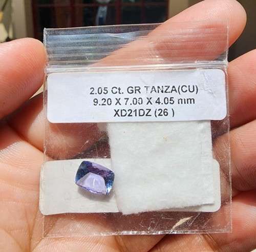 DAZZLING 2,07CT GREENISH BLUE VIOLET TANZANITE GEMSTONE FROM THE SLOPES OF KILOMANJARO