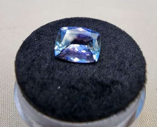 DAZZLING 2,07CT GREENISH BLUE VIOLET TANZANITE GEMSTONE FROM THE SLOPES OF KILOMANJARO