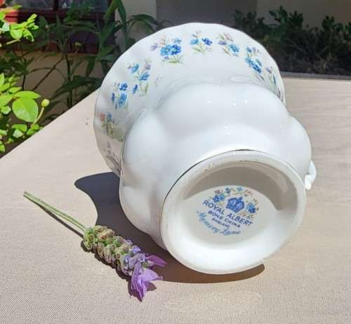 ROYAL ALBERT VINTAGE 1960S-1970S MEMORY LANE PATTERN TRIO 7TH OF 9 ON AUCTION