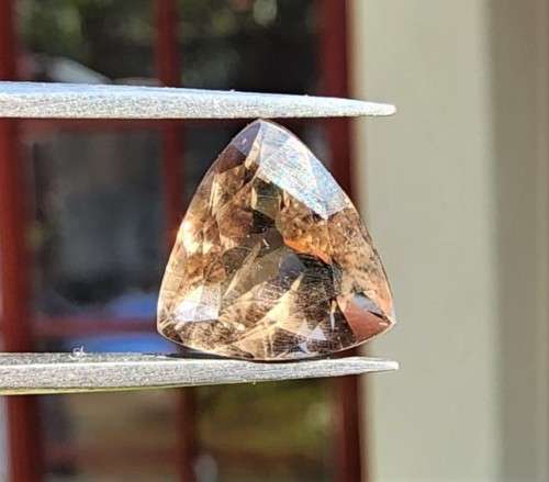 SMOKING QUARTZ SALMON BROWN 2,15CT NATURAL GEMSTONE WITH TRIANGULAR CUT