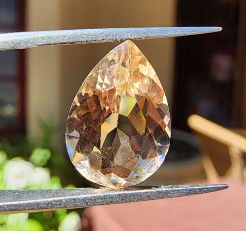 GORGEOUS 5,65CT CBROWNISH ORANGE IMPERIAL TOPAZ GEMSTONE WITH BEAUTIFUL PEAR CUT