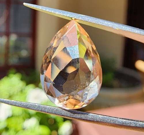 GORGEOUS 5,65CT CBROWNISH ORANGE IMPERIAL TOPAZ GEMSTONE WITH BEAUTIFUL PEAR CUT