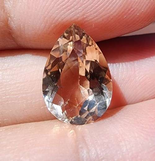 GORGEOUS 5,65CT CBROWNISH ORANGE IMPERIAL TOPAZ GEMSTONE WITH BEAUTIFUL PEAR CUT