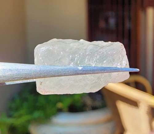 NATURAL ROUGH PIECE OF WHITE CORUNDUM (WHITE SAPPHIRE) 3,77G PIECE FROM AFRICA