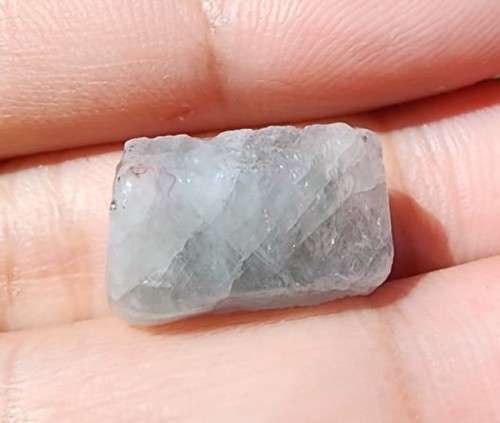 NATURAL ROUGH PIECE OF WHITE CORUNDUM (WHITE SAPPHIRE) 3,77G PIECE FROM AFRICA