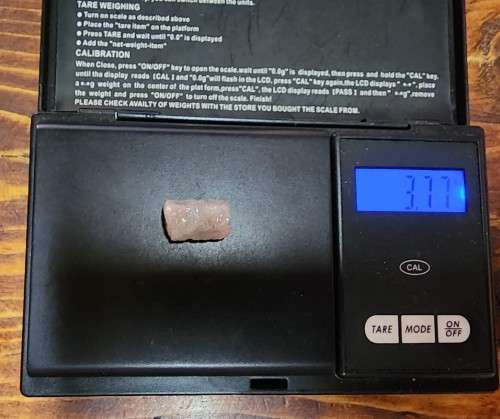 NATURAL ROUGH PIECE OF WHITE CORUNDUM (WHITE SAPPHIRE) 3,77G PIECE FROM AFRICA
