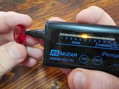 REAL BLOOD RED RUBY GEMSTONE - VERY LARGE 40,15CT  SCRATCH GLASS!  UV STRONG RED!  HIGH THERMAL!