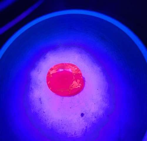 REAL BLOOD RED RUBY GEMSTONE - VERY LARGE 40,15CT  SCRATCH GLASS!  UV STRONG RED!  HIGH THERMAL!