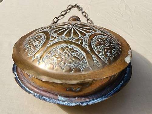 A VINTAGE ISLAMIC BRASS GUN POWDER FLASK