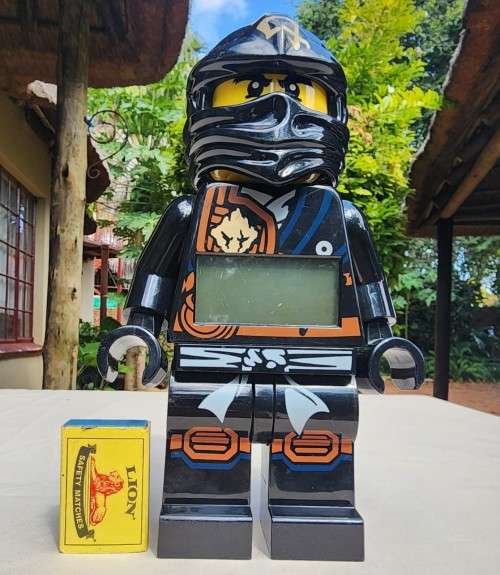 LARGE LEGO NINJAGO COLE BLACK NINJA ALARM CLOCK FIGURE 2014