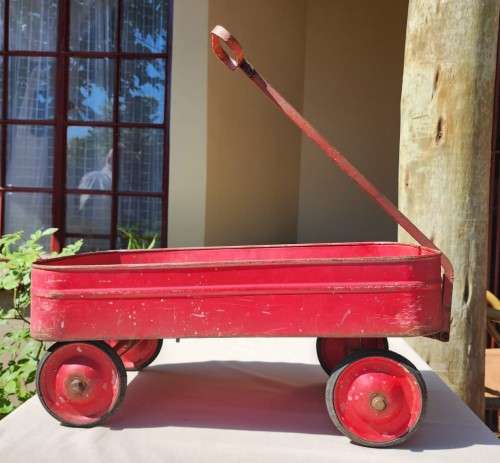 VINTAGE 1950S TRI-ANG RED PULL-ALONG TRAILER WHEELS TURNS SMOOTHLY