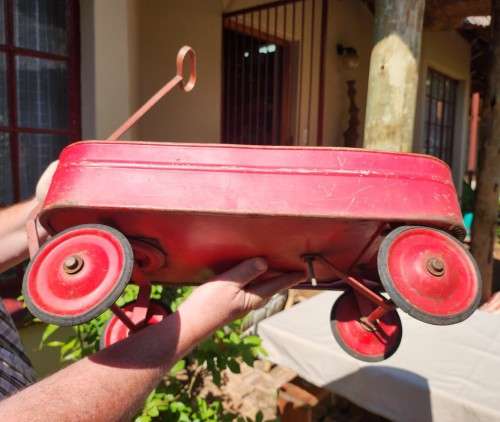 VINTAGE 1950S TRI-ANG RED PULL-ALONG TRAILER WHEELS TURNS SMOOTHLY