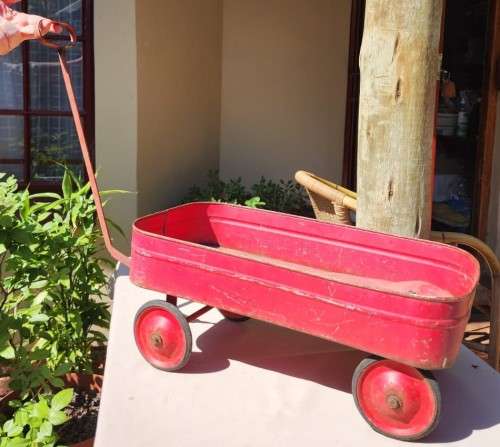 VINTAGE 1950S TRI-ANG RED PULL-ALONG TRAILER WHEELS TURNS SMOOTHLY