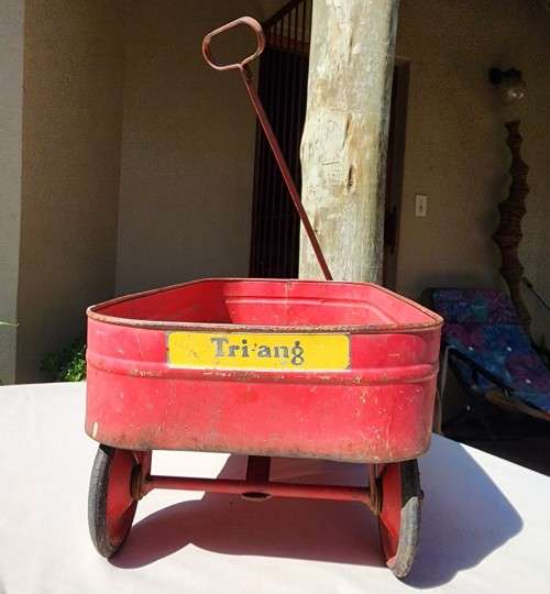 VINTAGE 1950S TRI-ANG RED PULL-ALONG TRAILER WHEELS TURNS SMOOTHLY