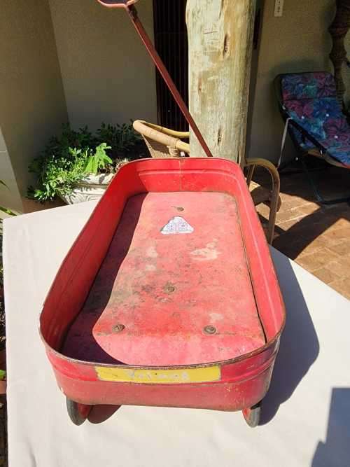 VINTAGE 1950S TRI-ANG RED PULL-ALONG TRAILER WHEELS TURNS SMOOTHLY